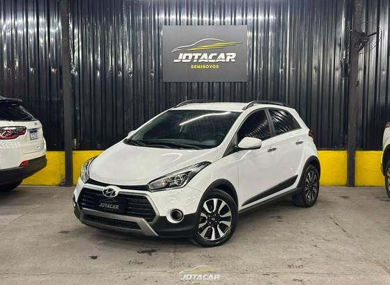 HYUNDAI HB20X 1.6 16V PREMIUM FLEX 4P AUTOMÁTICO HYUNDAI HB20X 1.6 16V PREMIUM FLEX 4P AUTOMÁTICO